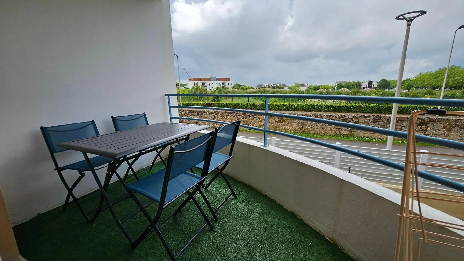 Francheville - Balcon - Parking - Wifi Vannes Francia